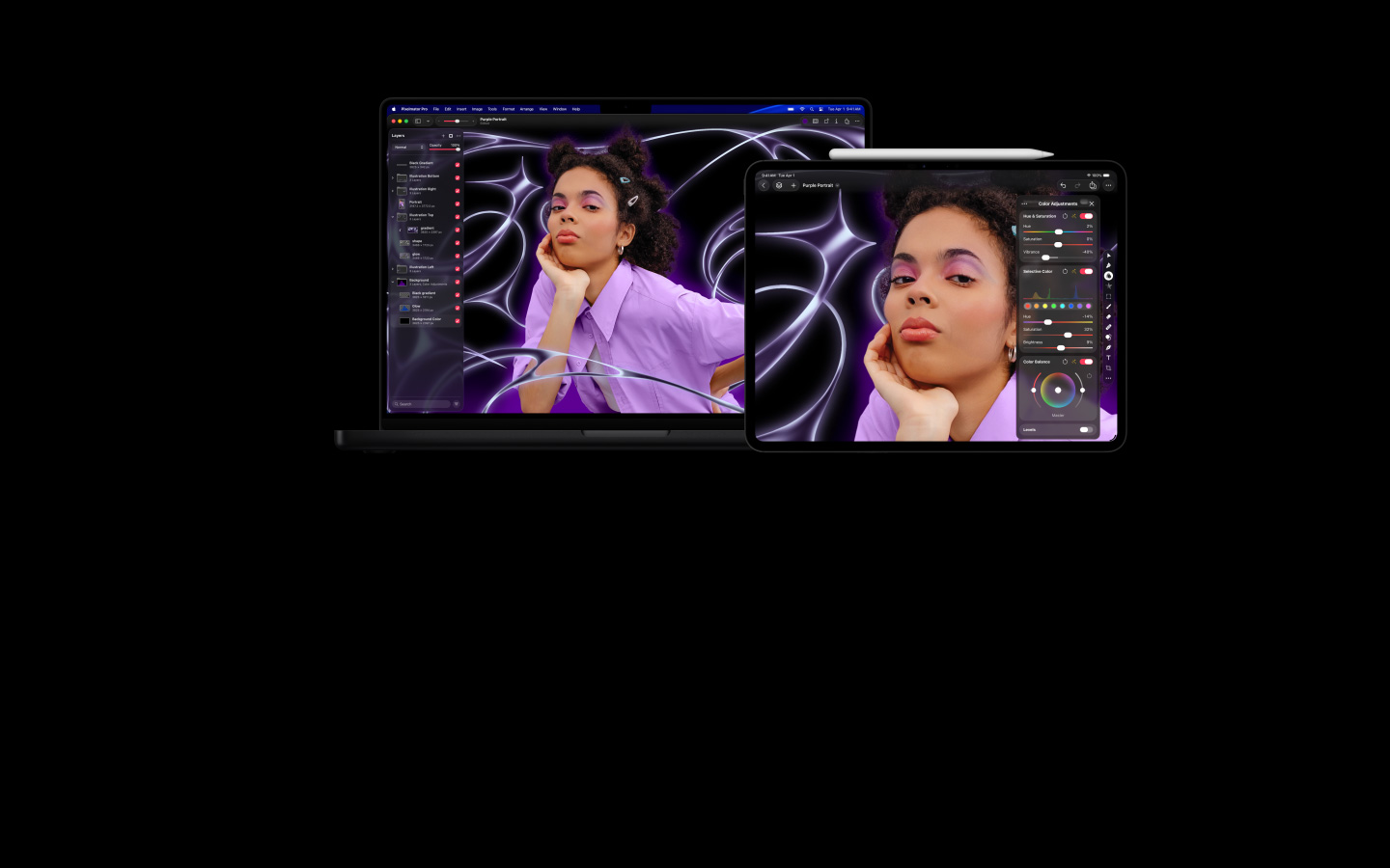 A imagem de uma pessoa com cabelos crespos vestindo uma blusa roxa em frente a um fundo abstrato estilizado se move para o MacBook Pro de 16 polegadas e o iPad Pro de 13 polegadas. As telas mostram o espaço de trabalho do Pixelmator Pro com o painel de camadas na lateral e a imagem sendo editada