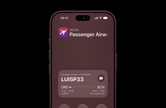 iPhone 17, affichant la fonctionnalité Contexte de l’appel boostée par Apple Intelligence. L’écran affiche les détails de confirmation d’un vol pendant un appel