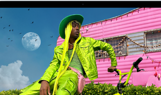 MacBook Air που παρουσιάζει την οθόνη Liquid Retina