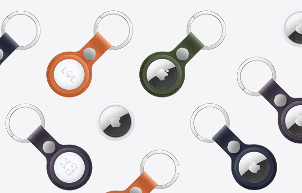 AirTag 及 AirTag 精細織料鑰匙圈，備有一系列顏色可選；鑰匙圈的周邊配件包覆邊緣，展示正面的 Apple 標誌或背面的自訂鐫刻訊息