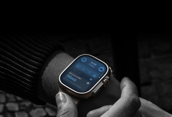 Osoba nosi Apple Watch Ultra 4 na zapešću, Dnevne vitalne funkcije blago odstupaju