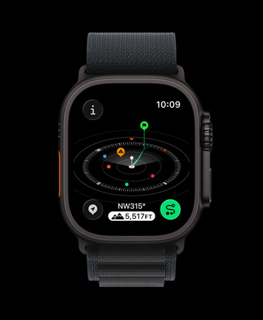 Apple Watch Ultra 3, finition noire, boîtier en titane, app Boussole, points de repère marqués, bracelet, Boucle Alpine noire
