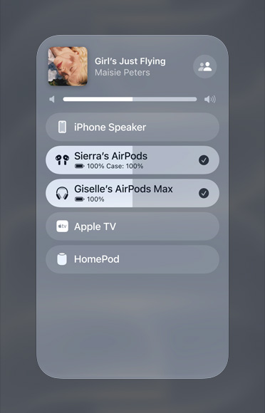 Bild eines Songs in Apple Music, der auf zwei Paar AirPods wiedergegeben wird.