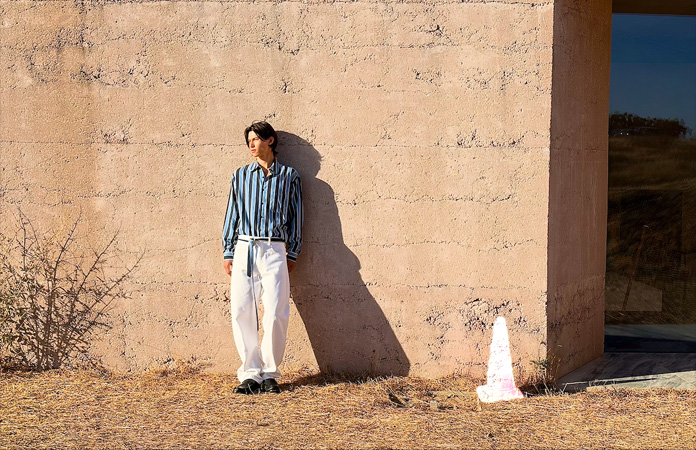 Værktøjet Visk ud i brug. Det fremhæver en trafikkegle, der skal fjernes fra et billede